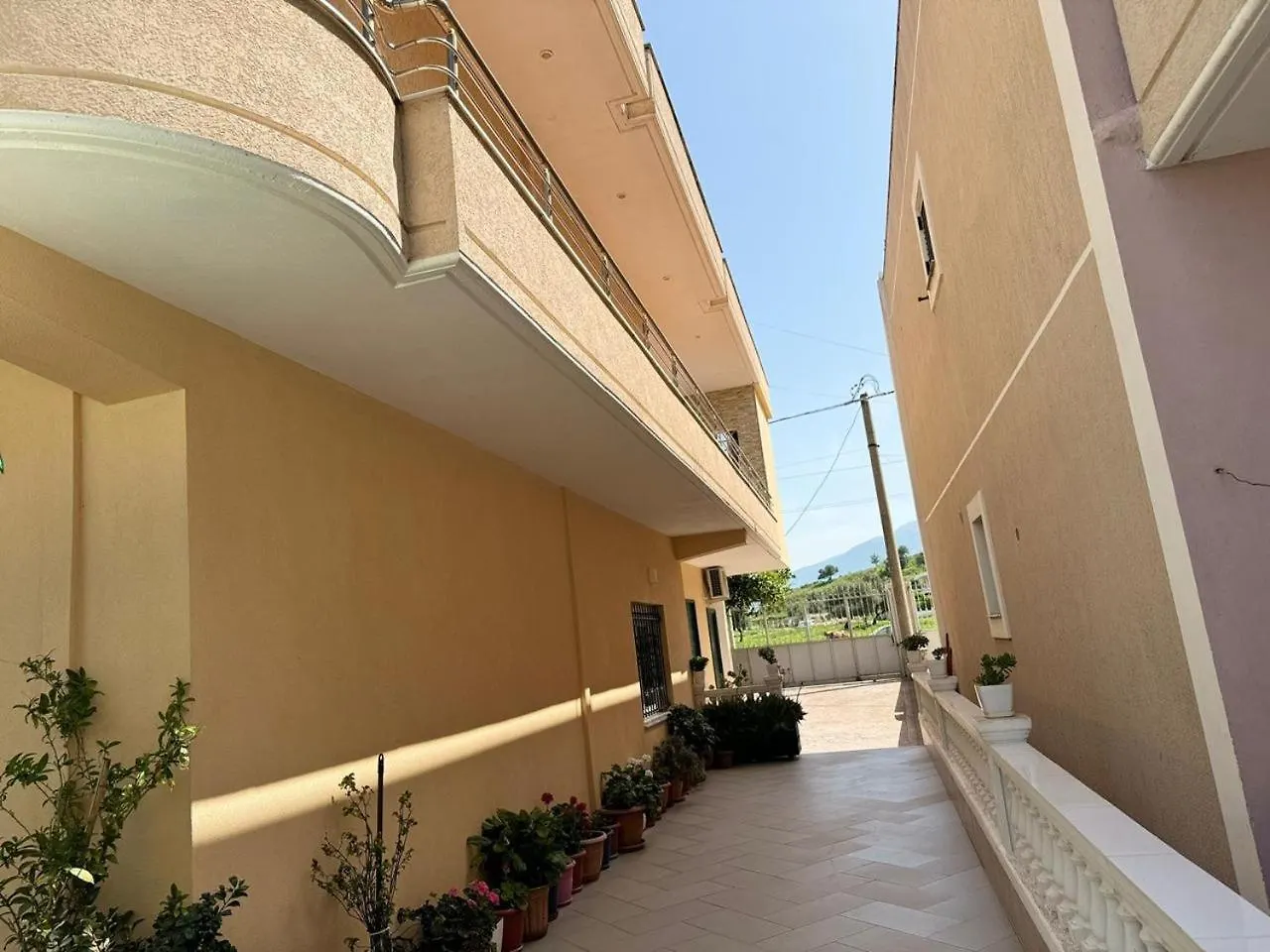 Amel'S Apartments Comfortable Family Stay Near Orikum Beach