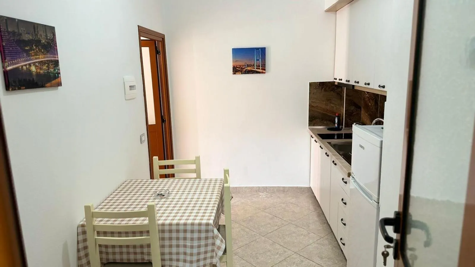 Amel'S Apartments Comfortable Family Stay Near Orikum Beach