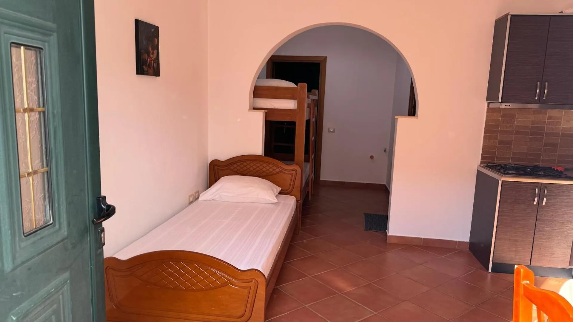 Amel'S Apartments Comfortable Family Stay Near Orikum Beach 阿尔巴尼亚