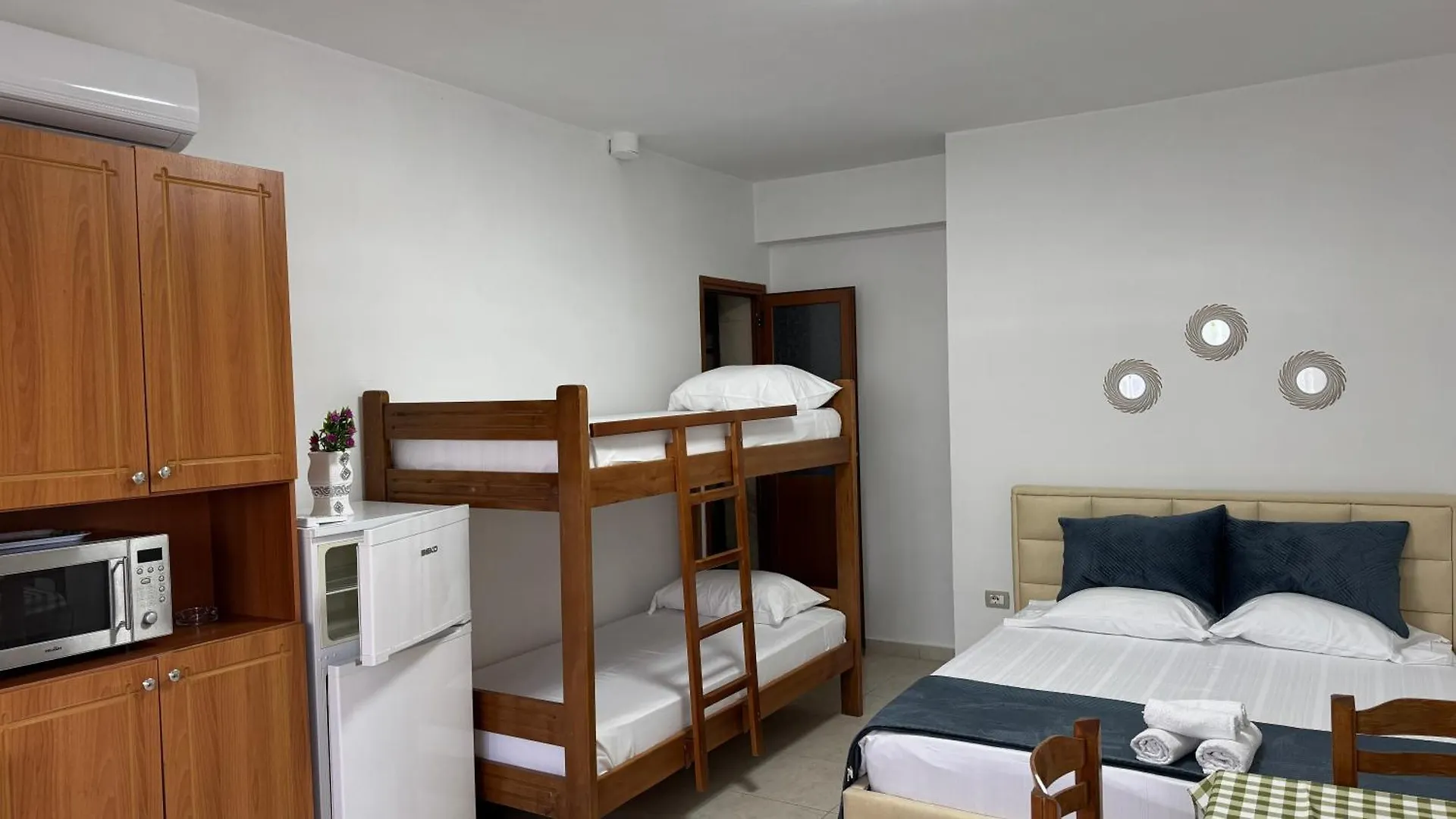 Amel'S Apartments Comfortable Family Stay Near Orikum Beach