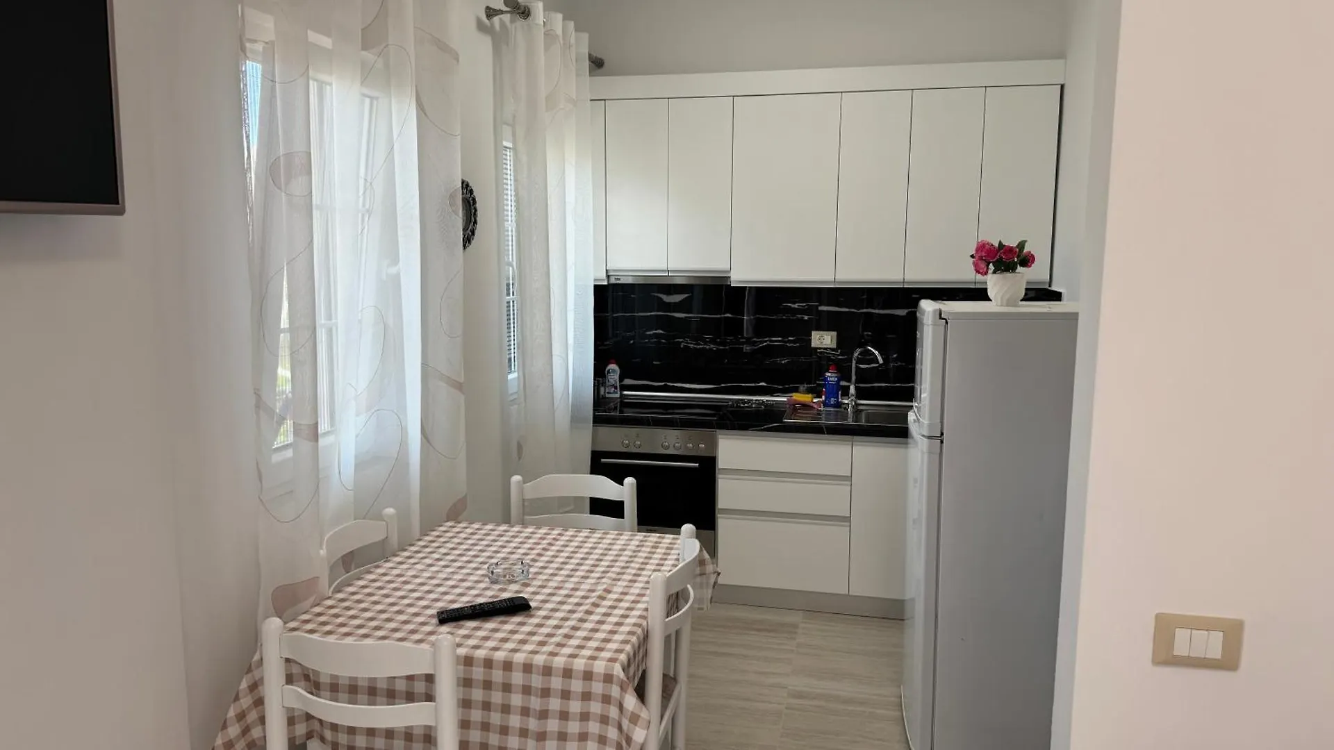 Amel'S Apartments Comfortable Family Stay Near Orikum Beach 0*,  阿尔巴尼亚