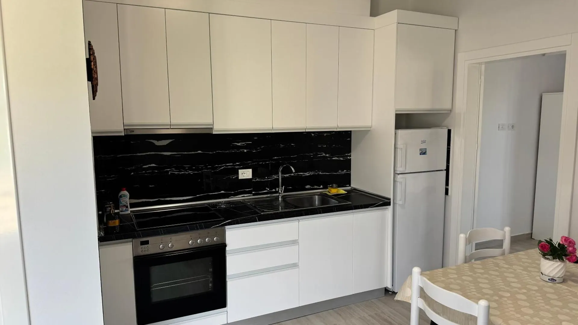 Amel'S Apartments Comfortable Family Stay Near Orikum Beach 0*,