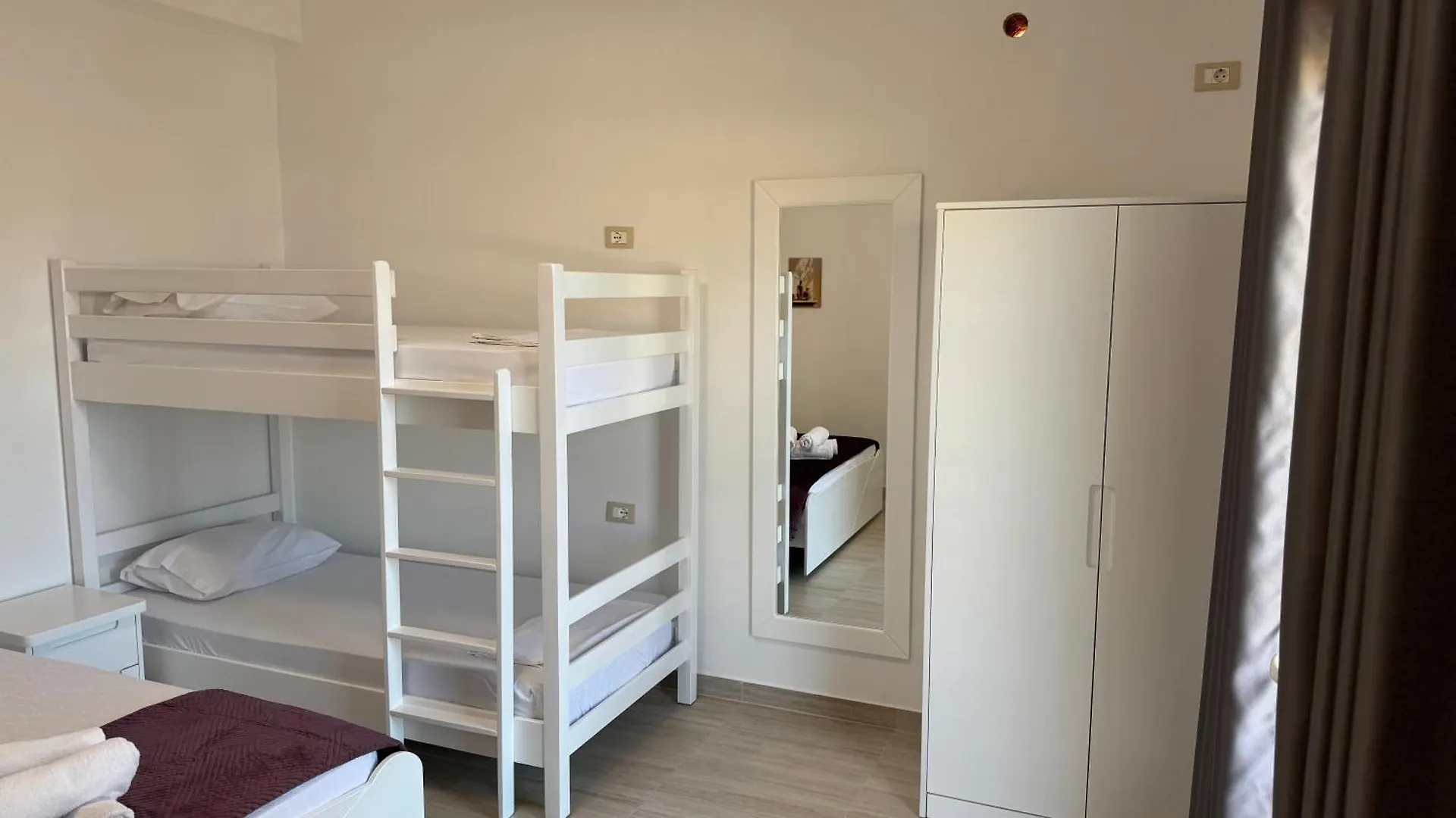 Amel'S Apartments Comfortable Family Stay Near Orikum Beach