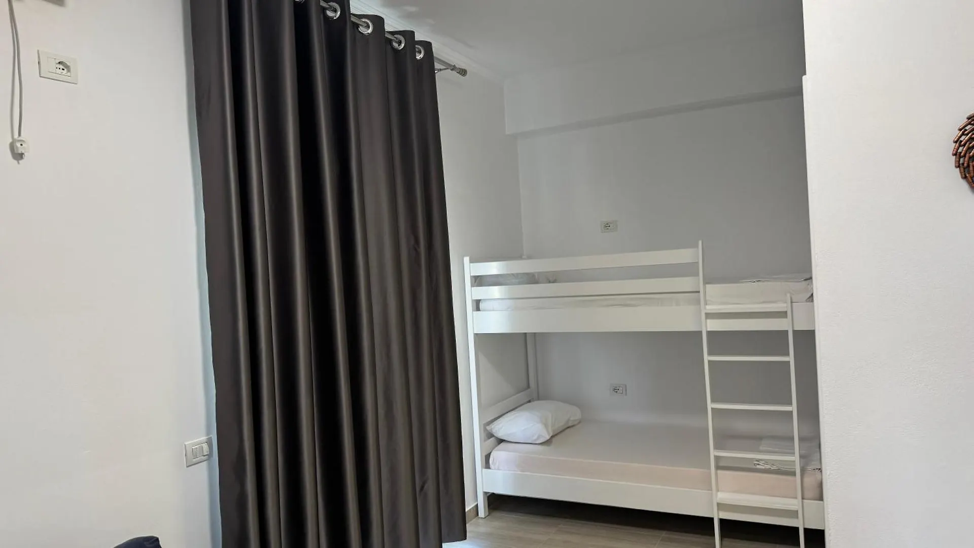 Amel'S Apartments Comfortable Family Stay Near Orikum Beach