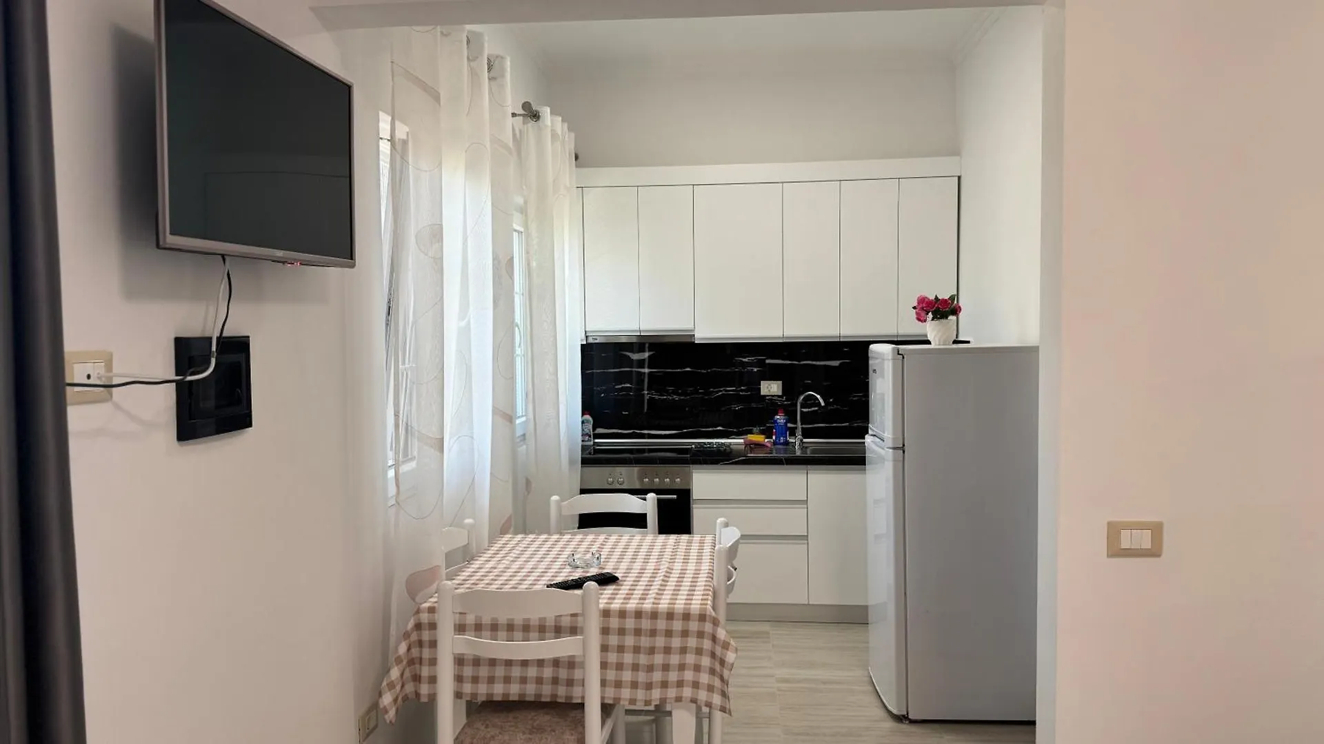 Amel'S Apartments Comfortable Family Stay Near Orikum Beach 0*,  阿尔巴尼亚