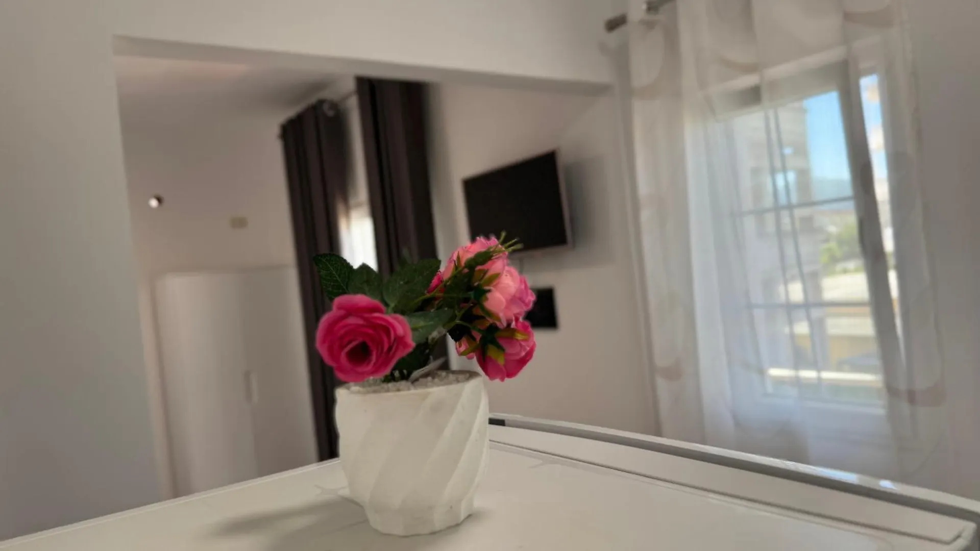 Amel'S Apartments Comfortable Family Stay Near Orikum Beach 0*,