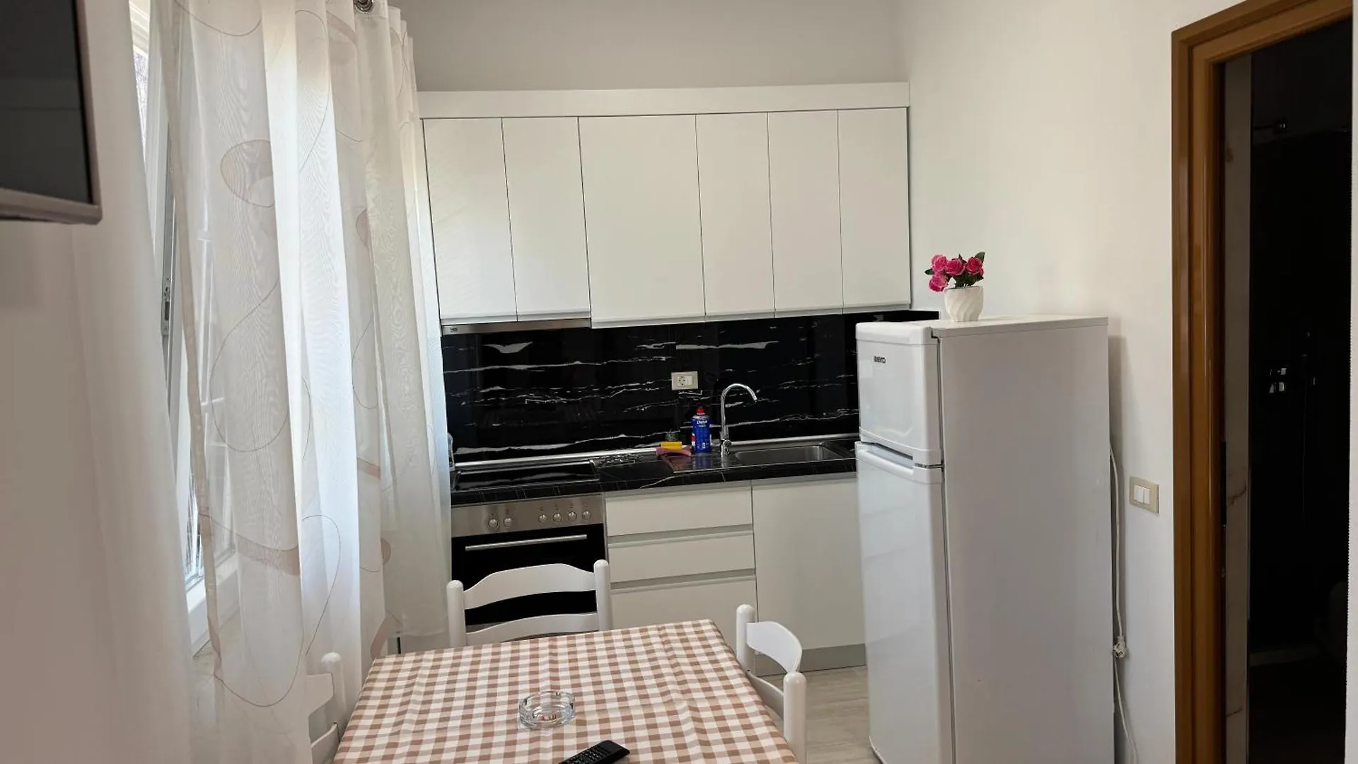 Amel'S Apartments Comfortable Family Stay Near Orikum Beach